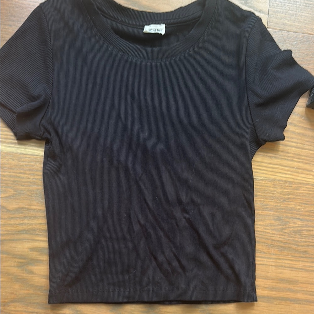 Aritzia Black Fitted Short Sleeve T-Shirt